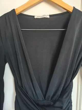 Body negro manga larga escote pronunciado