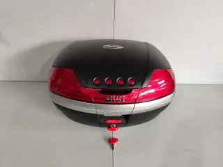 Sin estrenar V46+respaldo GIVI