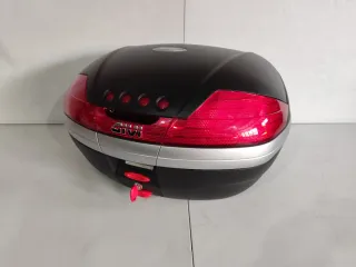 Sin estrenar V46+respaldo GIVI