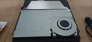 PS4 Slim 1TB Nera + 2 Controller