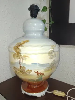 Lámpara de mesa cerámica antigua