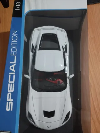 Corvette Stingray Z51 2014 Escala 1/18