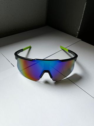 Gafas deportivas de sol nuevas