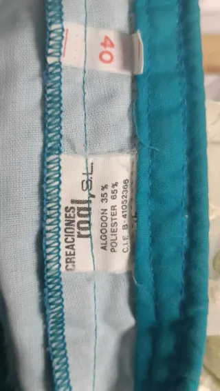 Traje de flamenca azul con volantes