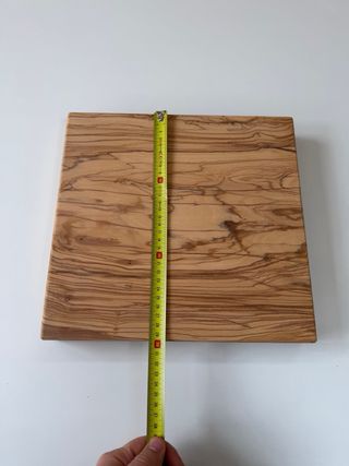 Tagliere in Ulivo 31x30x4,5cm
