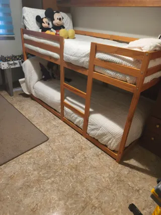 Litera de madera. Medidas 90x190. Altura 120