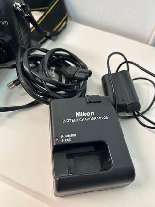 Cámara Nikon D7000 + Objetivo 18-55mm