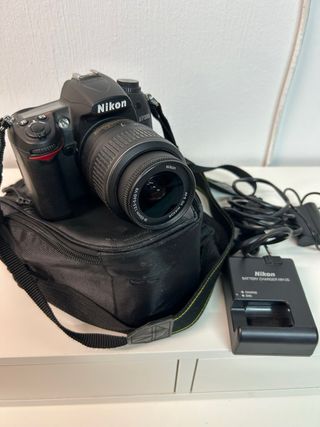 Cámara Nikon D7000 + Objetivo 18-55mm