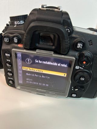 Cámara Nikon D7000 + Objetivo 18-55mm