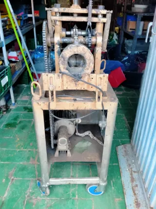 Maquina de pelar cable