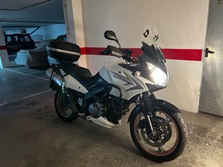 Suzuki V-Strom 650 DL Adventure Moto