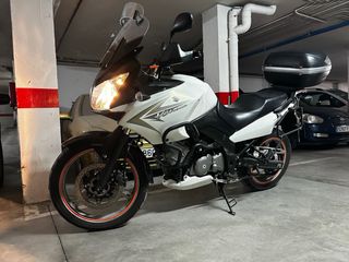 Suzuki V-Strom 650 DL Adventure Moto