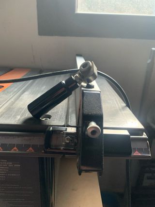 Sierra de mesa Tacklife 210mm