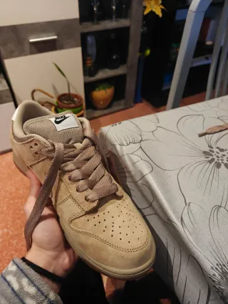 Nike SB Dunk Low Pro B. Beige/Marrón