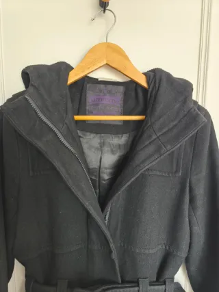 Abrigo de lana negro con cinturón