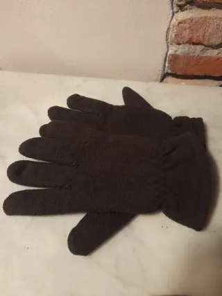 Bufanda Gris, gorros y guantes.