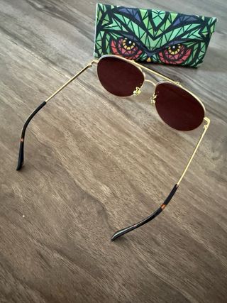 Gafas de sol mujosh eyewear doradas