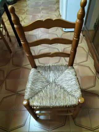 Silla antigua madera asiento de enea