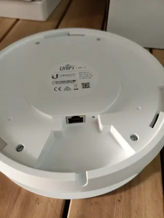 Ubiquiti UAP-LR Networks Enterprise AP-LR UniFi