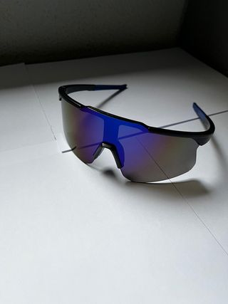 Gafas deportivas de sol nuevas