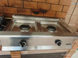 Cocina a gas con dos quemadores
