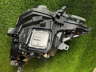 Faro delantero derecho Renault Arkana .