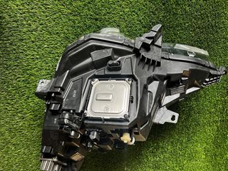 Faro delantero derecho Renault Arkana .