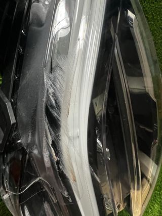 Faro delantero derecho Renault Arkana .