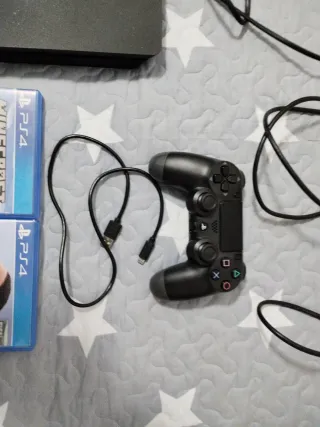 Consola PS4 Slim Negra + Juegos
