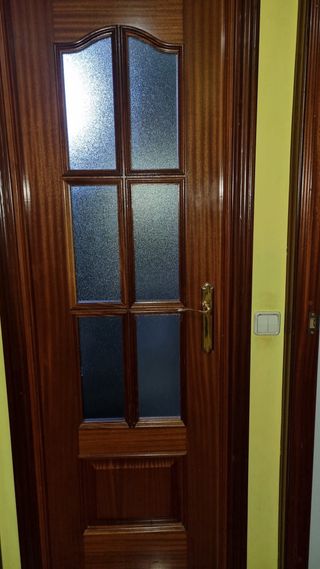 Puerta de madera interior