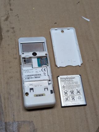 Sony Ericsson W205 Walkman Móvil