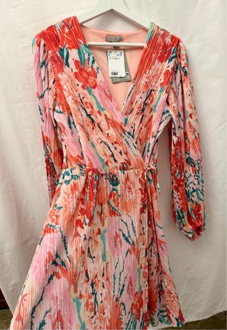 Vestido floral plisado M/38/10. Nuevo con etiqueta