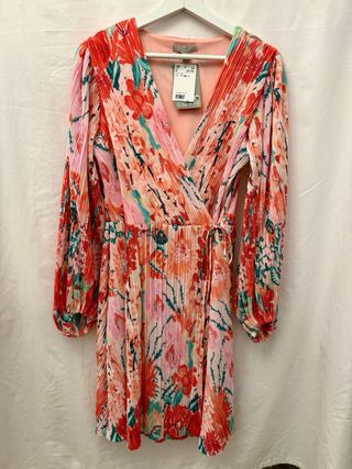 Vestido floral plisado M/38/10. Nuevo con etiqueta