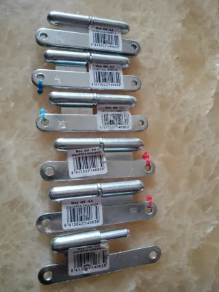 Bisagras para puertas de madera