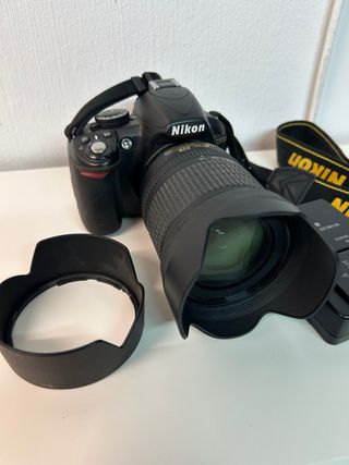 Cámara Nikon D3100 + Objetivo 18-105mm