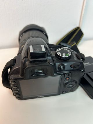 Cámara Nikon D3100 + Objetivo 18-105mm