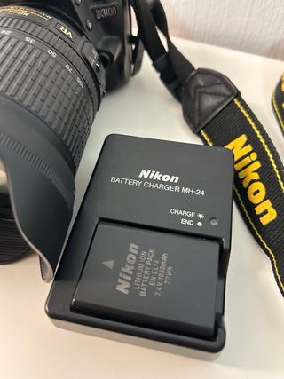 Cámara Nikon D3100 + Objetivo 18-105mm