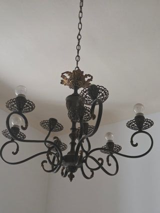 Lampadario metallo nero e oro