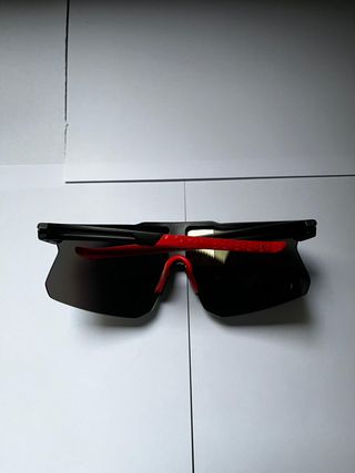 Gafas deportivas de sol nuevas