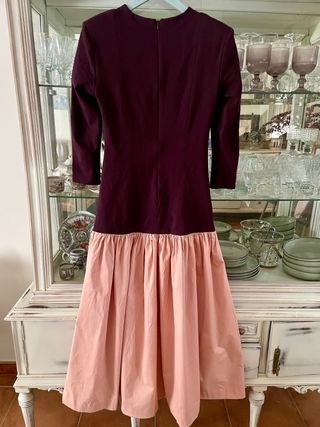 Vestido invitada burdeos y rosa