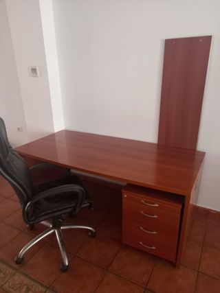 Mesa de oficina de madera de Haya