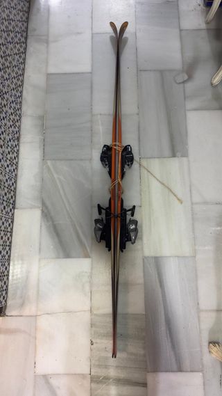 Esquís Max Omega con fijaciones LOOK