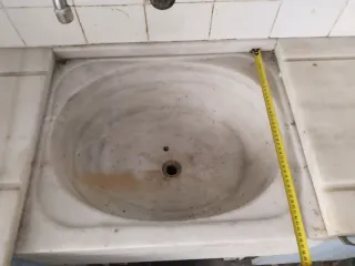 Lavabo de mármol antiguo tallado