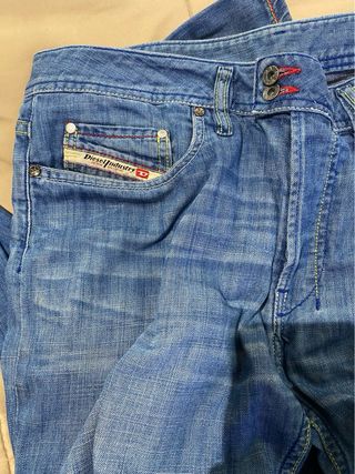 Pantalón vaquero azul Diesel