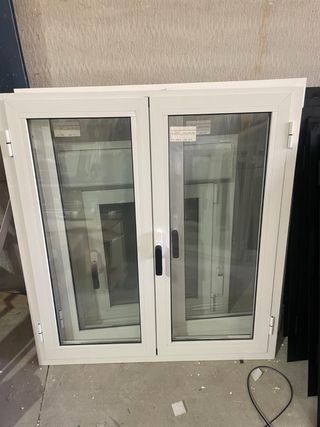 Ventana de aluminio blanca 108x120