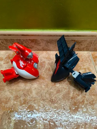 2 Aviones Juguete Rojo y Azul se mueve las piezas