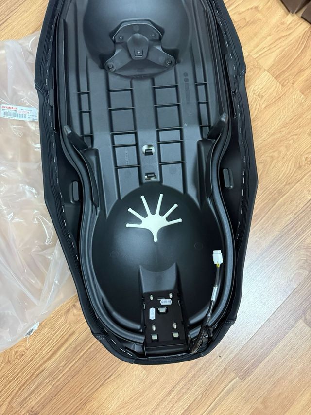 Asiento Yamaha XMAX 125 XMAX 300 Calefactado