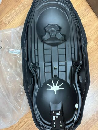 Asiento Yamaha XMAX 125 XMAX 300 Calefactado