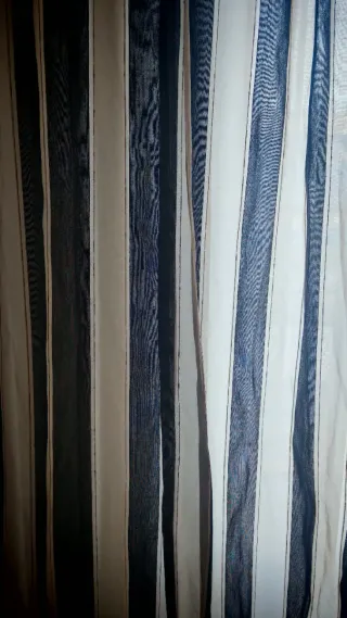 Tende a righe in tessuto grigio e beige