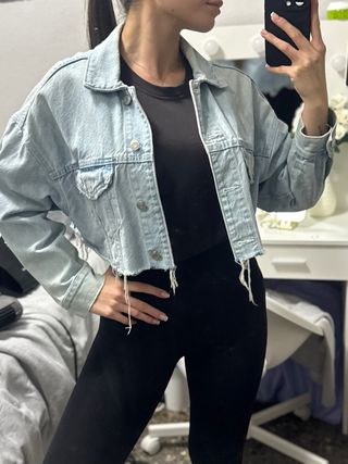 Chaqueta vaquera Bershka azul cropped